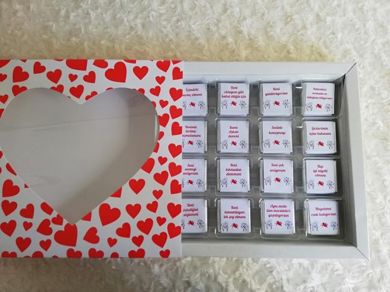 Seni Sevmemin 32 Nedeni Çikolata Kalpli Karton Kutu Süslü Çikolata